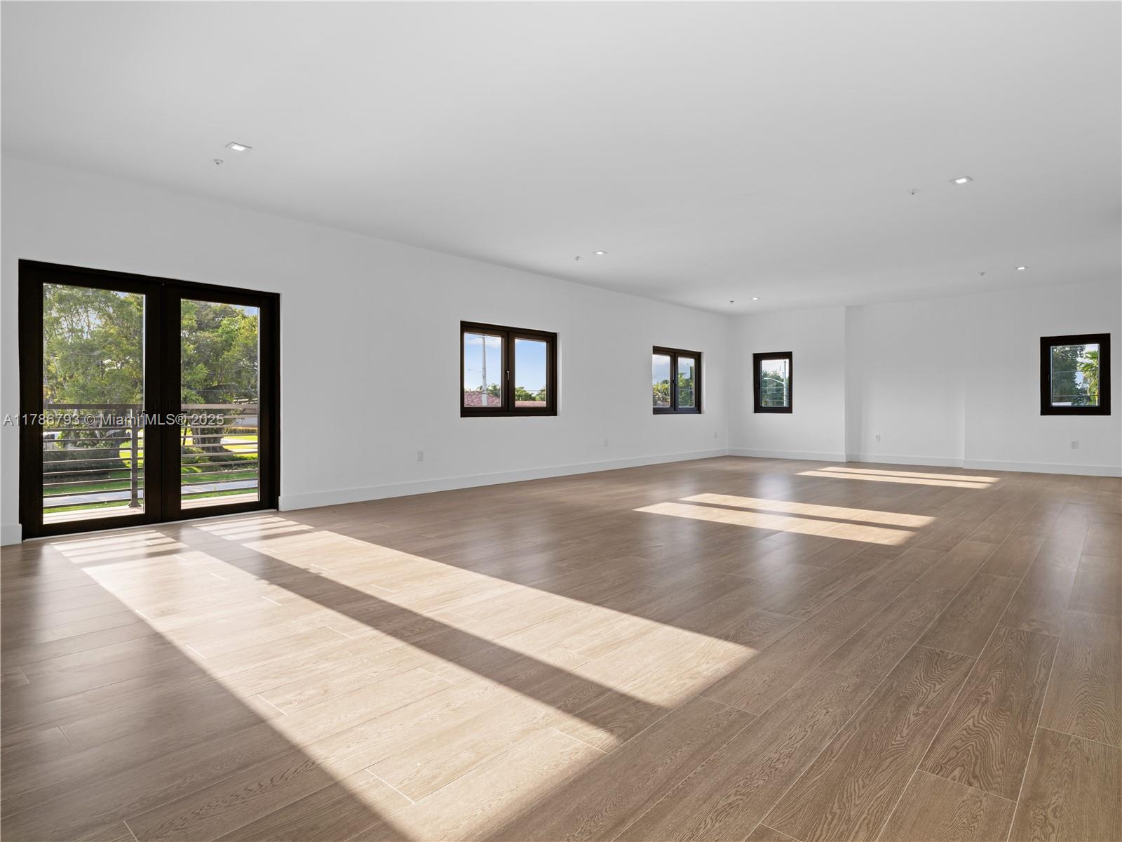 CHAMBERS LAND CO SUB SE1/ - Residential