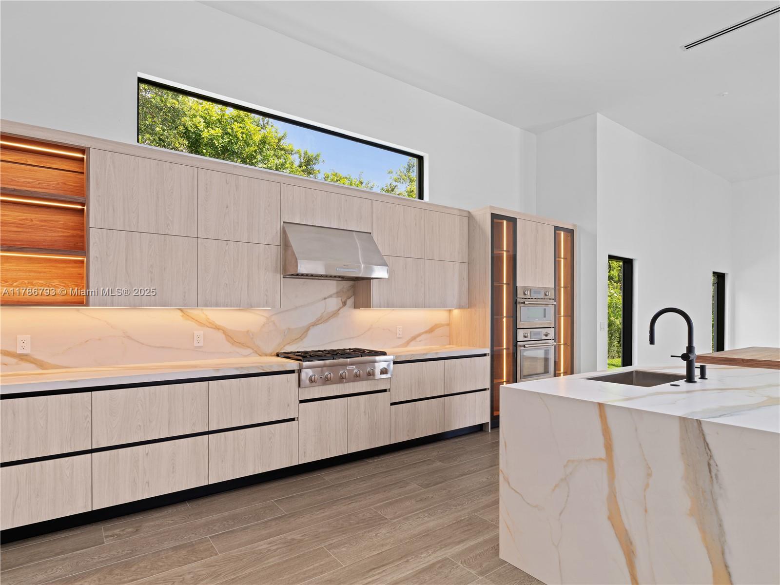 CHAMBERS LAND CO SUB SE1/ - Residential