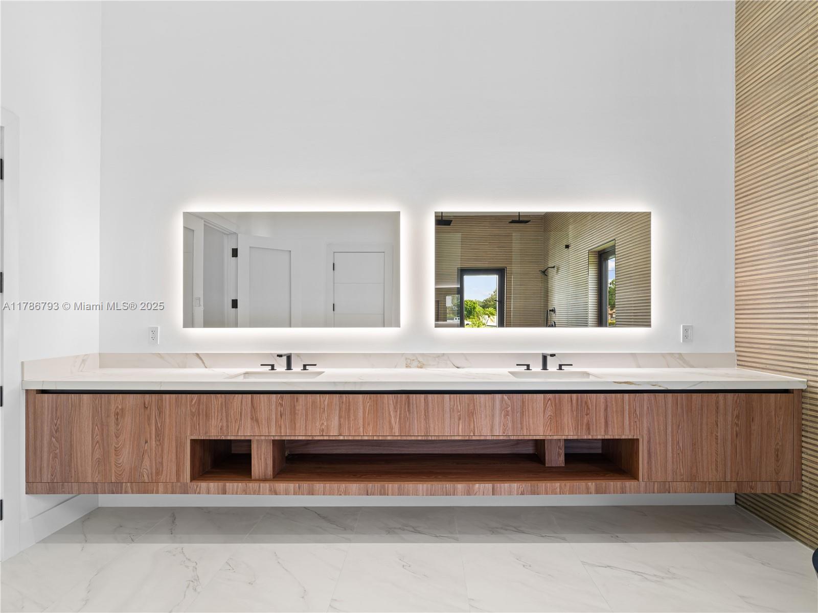 CHAMBERS LAND CO SUB SE1/ - Residential