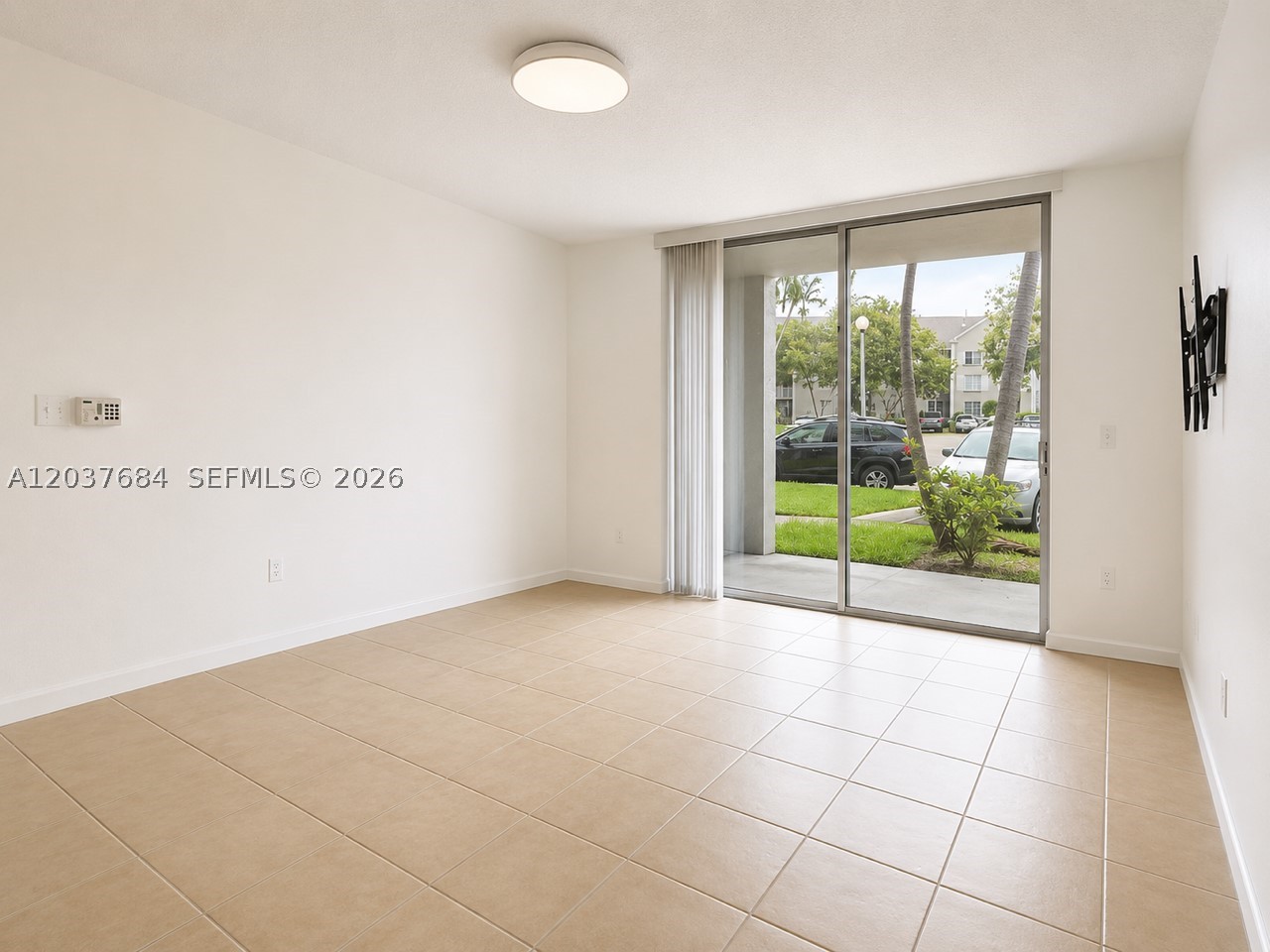 DEVONAIRE CONDO AT PEMBRO - Residential Lease