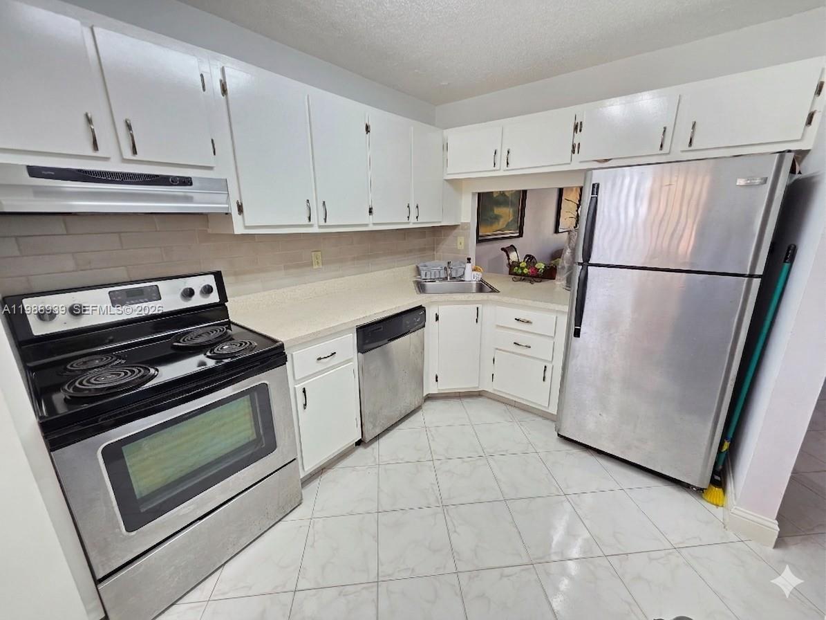 OMEGA CONDO NO 10 - Residential