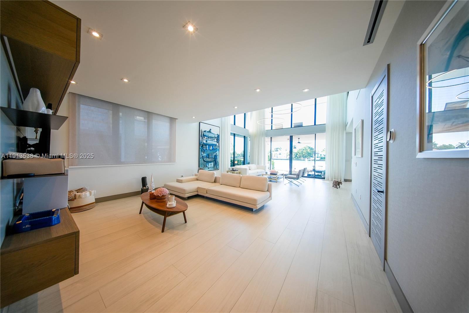 TREASURE ISLAND - Residential