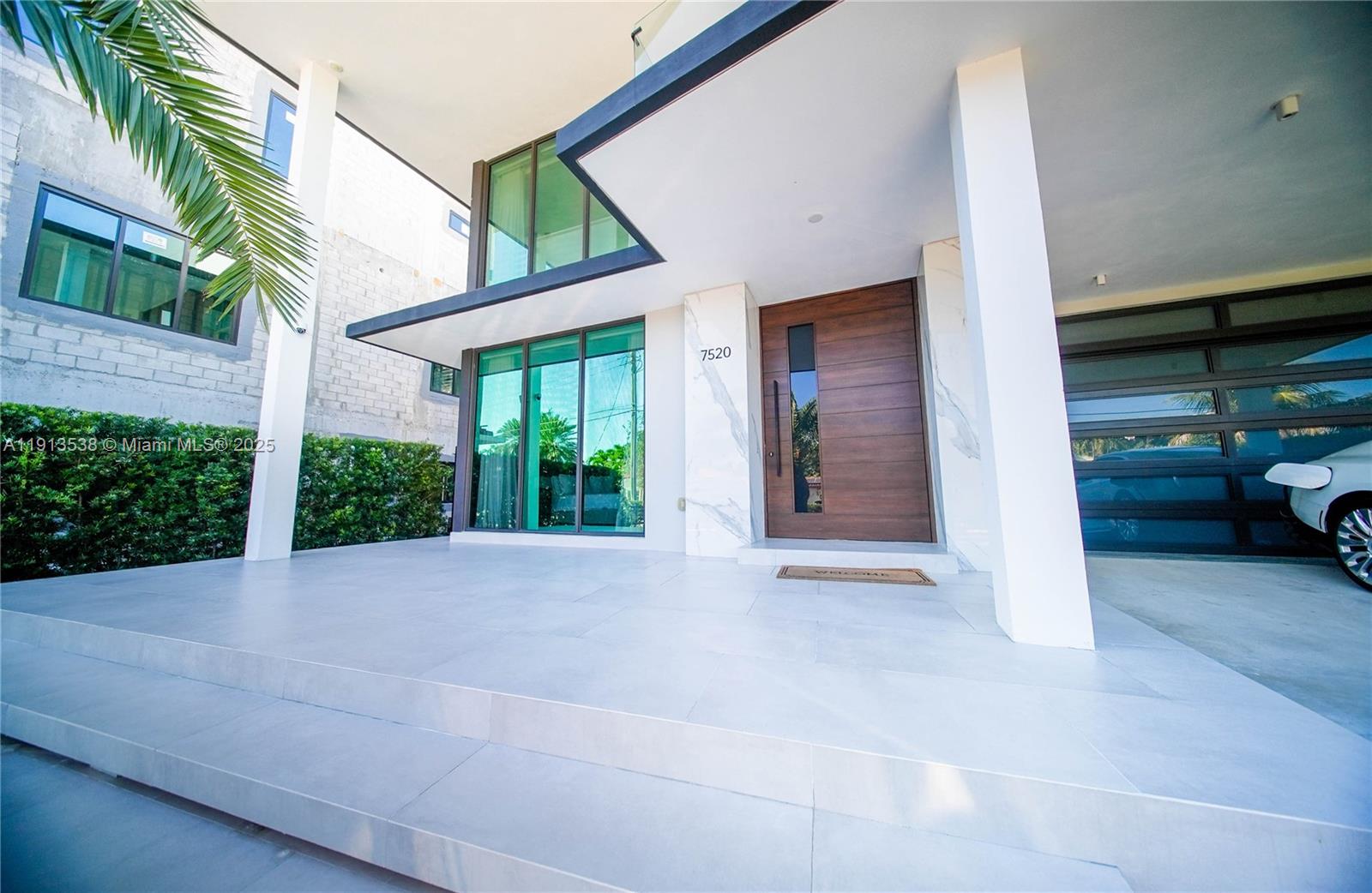 TREASURE ISLAND - Residential