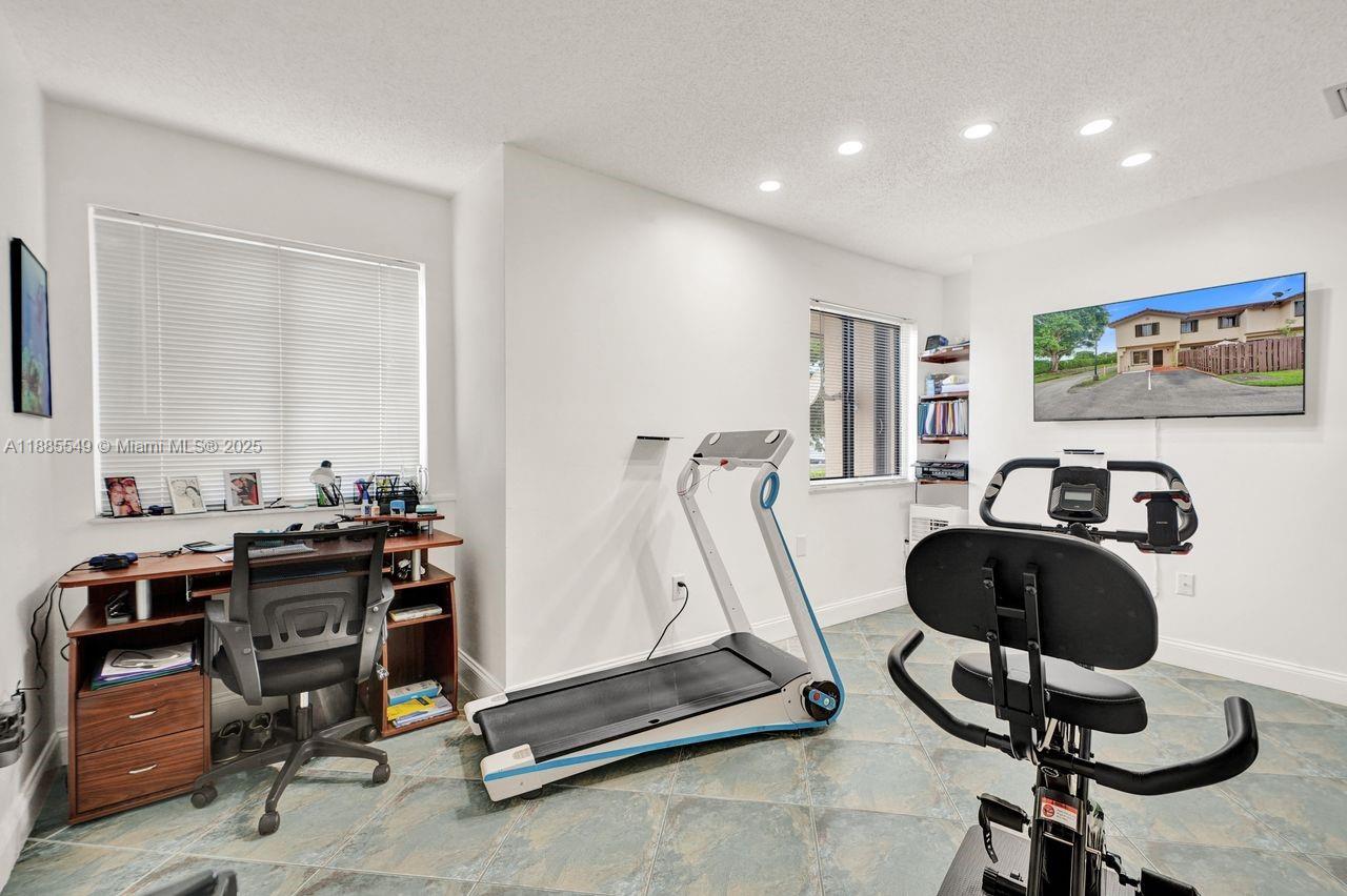 GOLFVIEW TH AT KENDALE LK - Residential