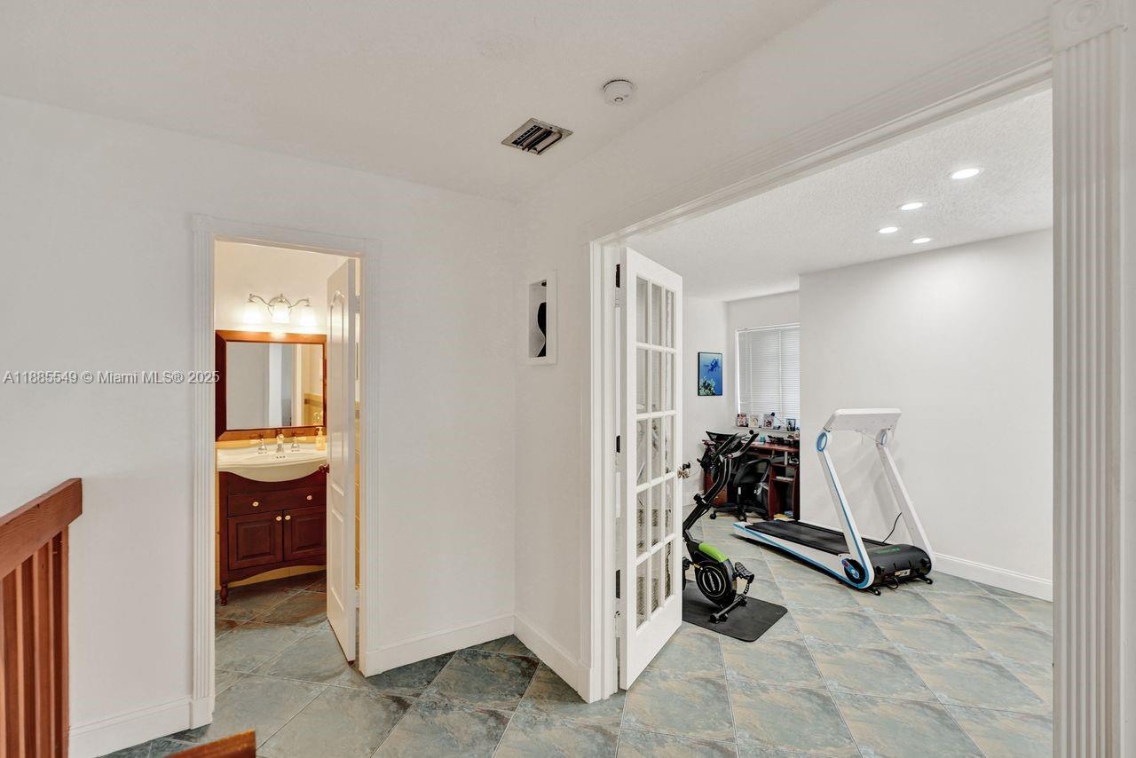 GOLFVIEW TH AT KENDALE LK - Residential