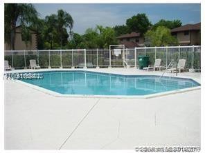 TOWNHOMES OF MONTEREY - Residential
