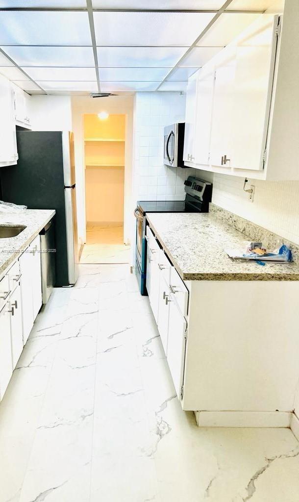 WINSTON TOWERS 400 CONDO - Residential