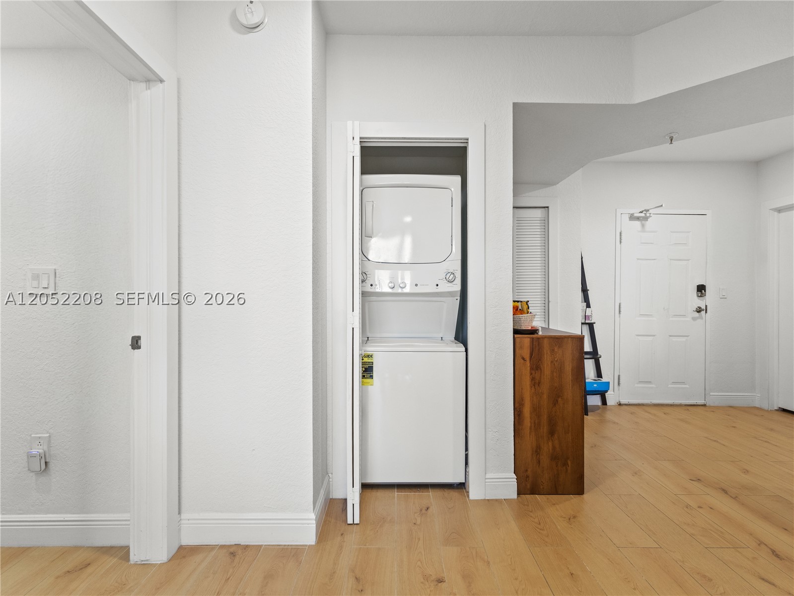THE LUXOR RESIDENCES COND - Residential Lease