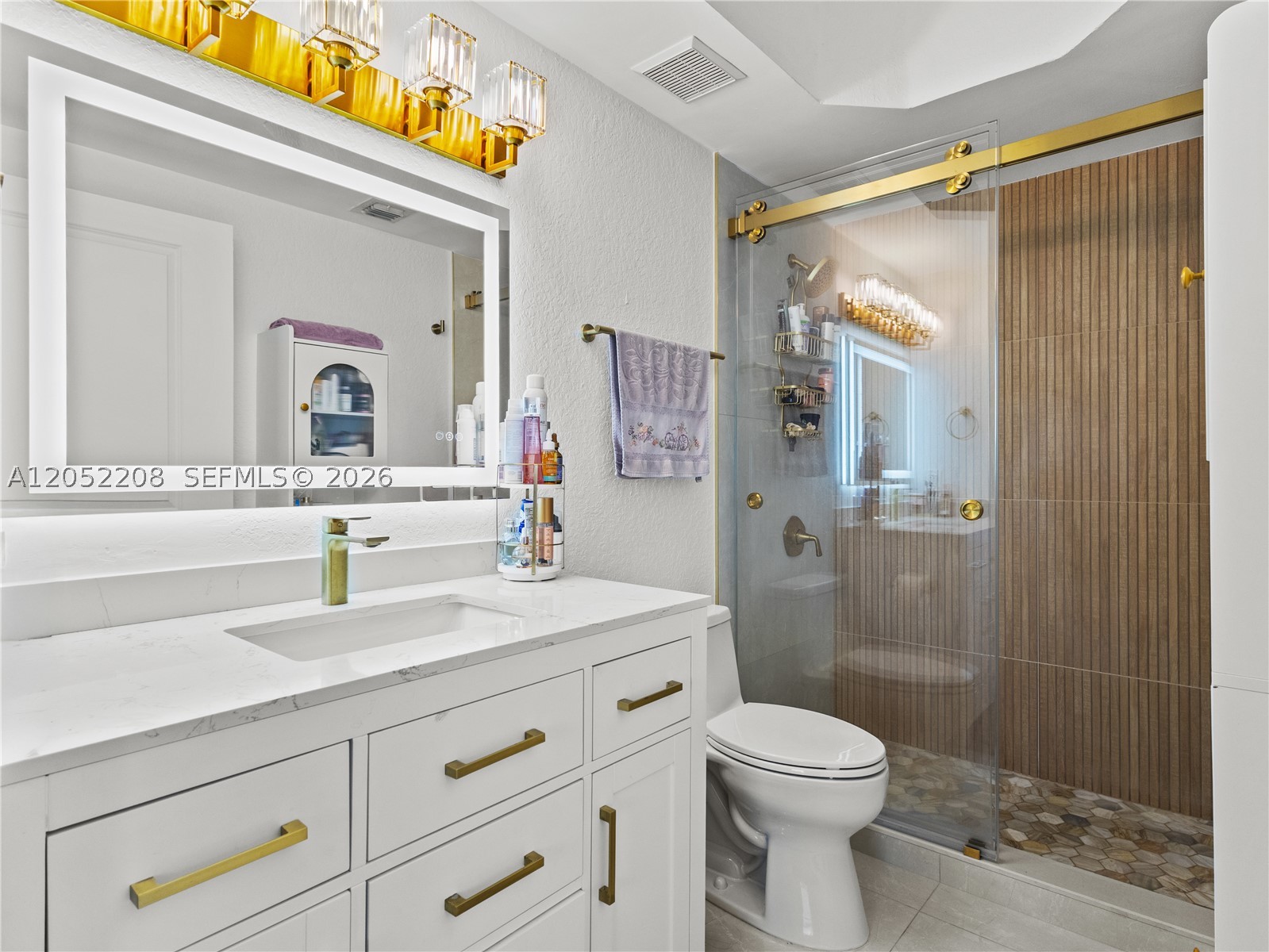 THE LUXOR RESIDENCES COND - Residential Lease