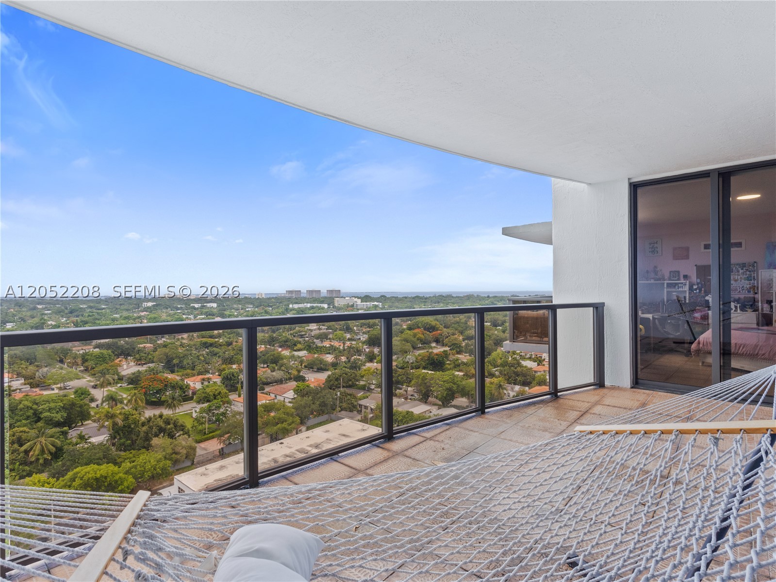 THE LUXOR RESIDENCES COND - Residential Lease