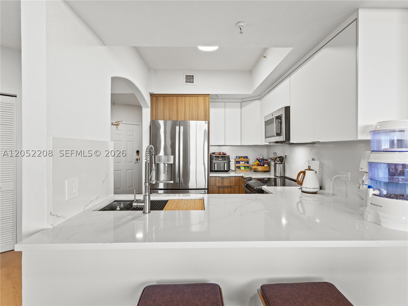 THE LUXOR RESIDENCES COND - Residential Lease
