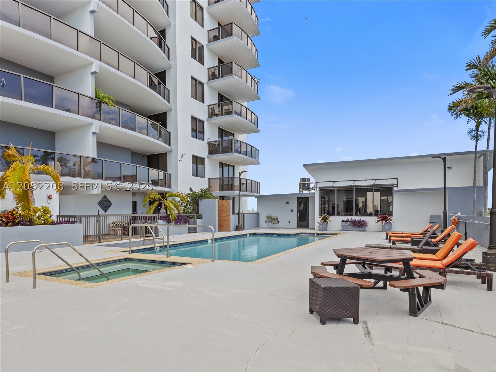 THE LUXOR RESIDENCES COND - Residential Lease