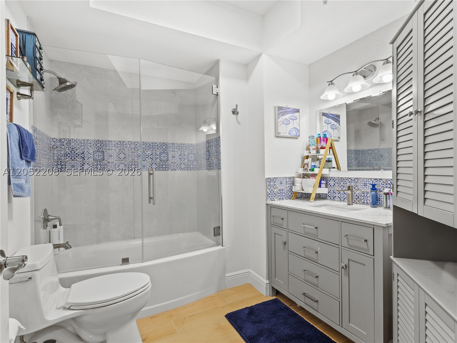 THE LUXOR RESIDENCES COND - Residential Lease