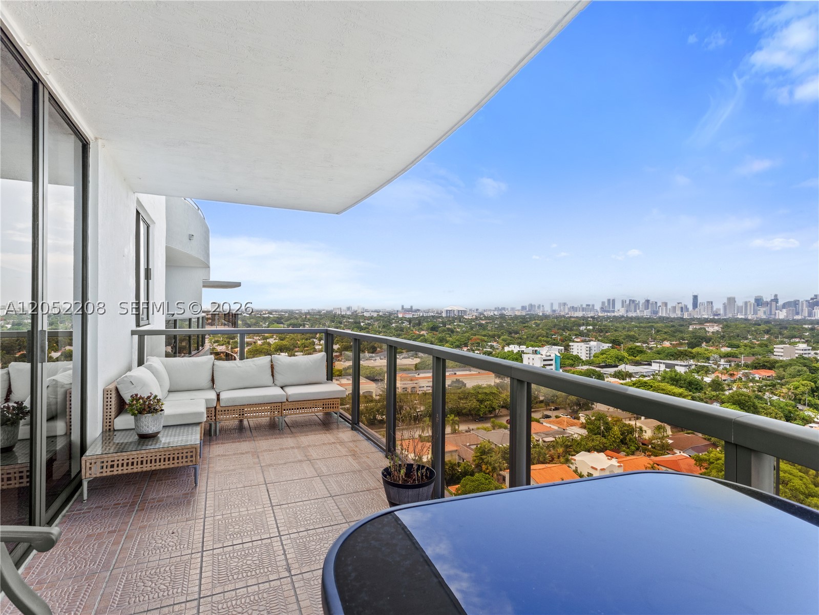 THE LUXOR RESIDENCES COND - Residential Lease