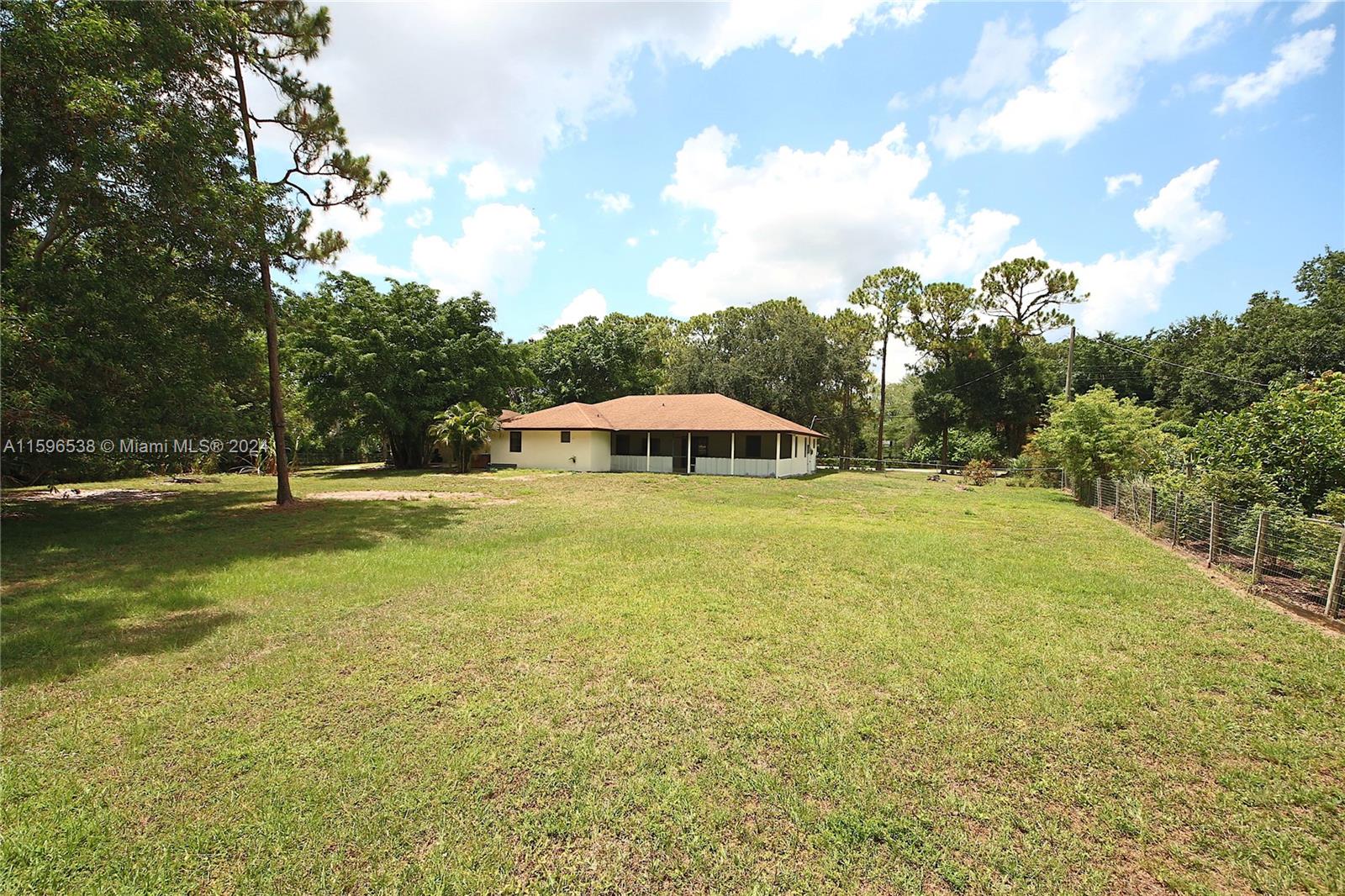 LOXAHATCHEE ACRES - Residential