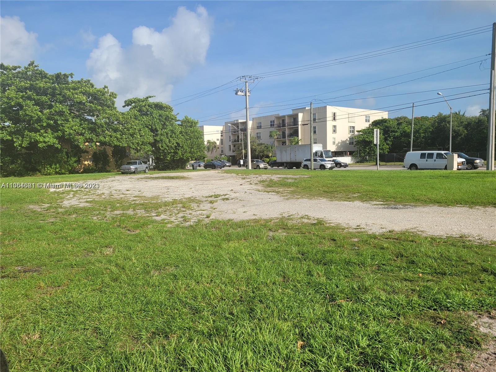 BISCAYNE PARK ESTATES - Land