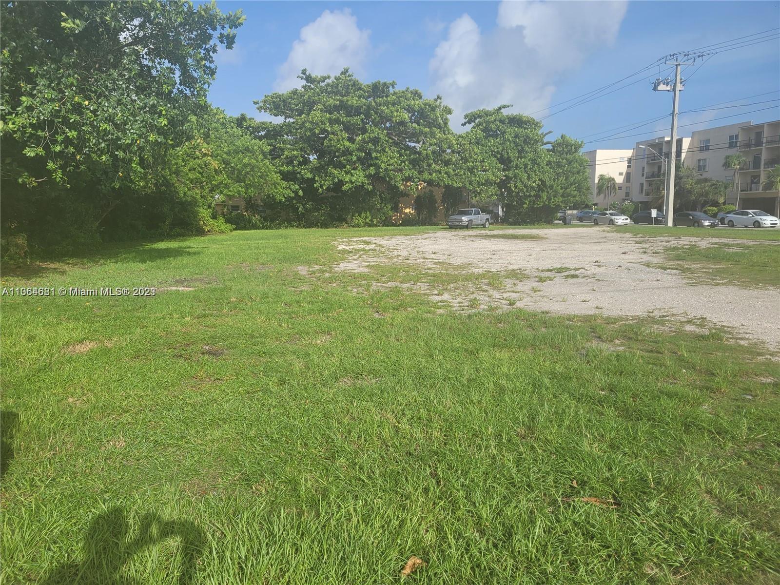 BISCAYNE PARK ESTATES - Land