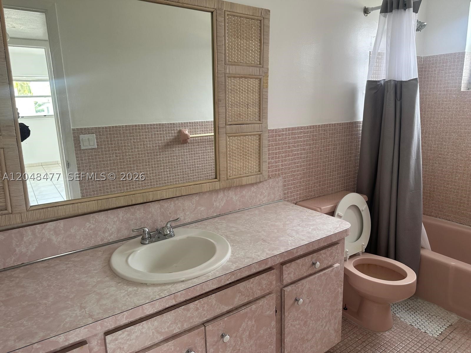 AMERICAN GARDENS CONDO - Residential Lease