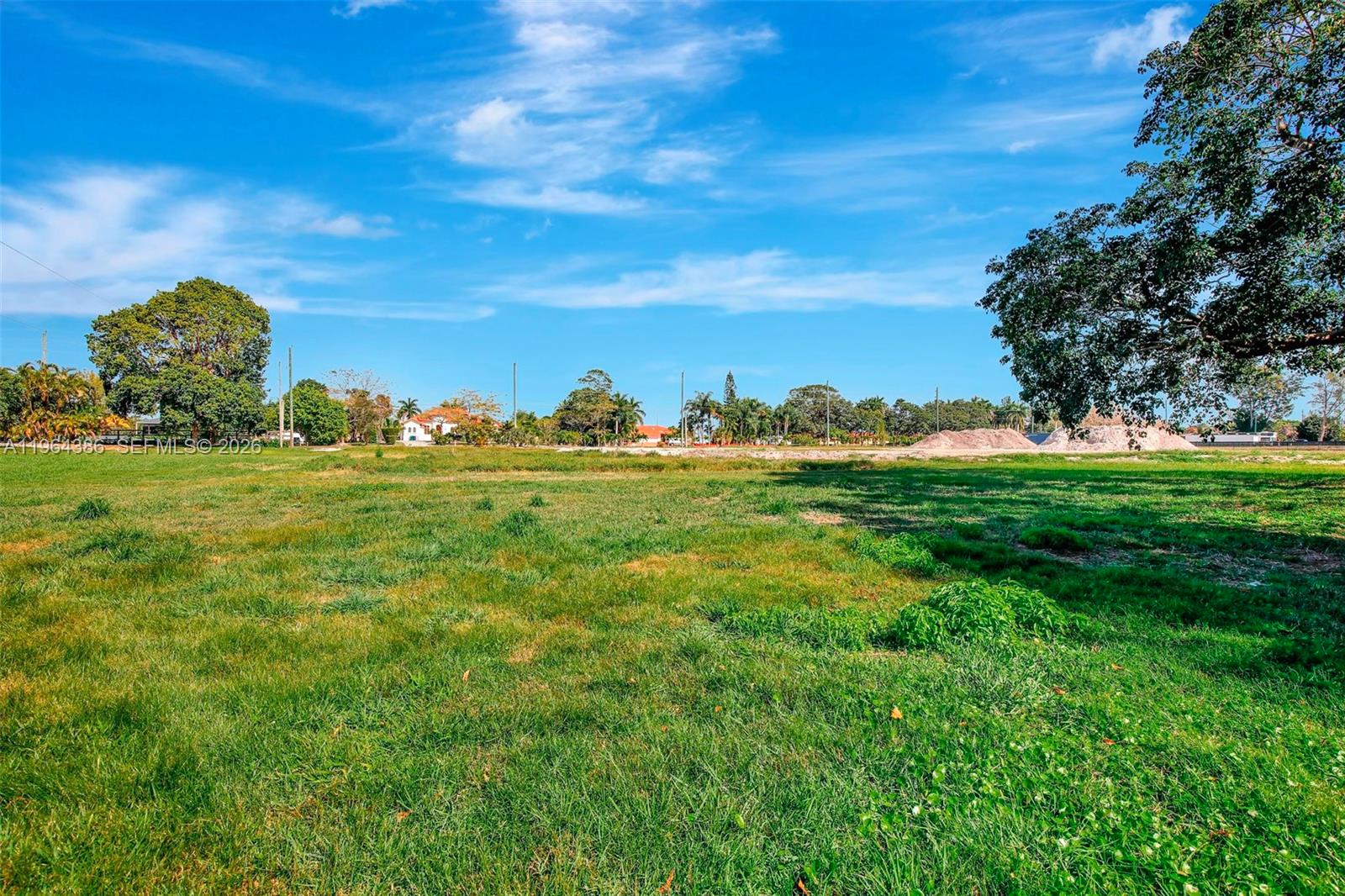 COUNTRY CLUB RANCHES SEC - Residential