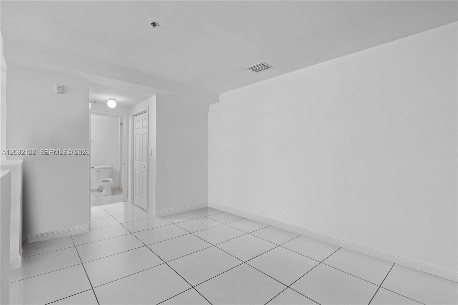 CASABLANCA VILLAS CONDO - Residential Lease