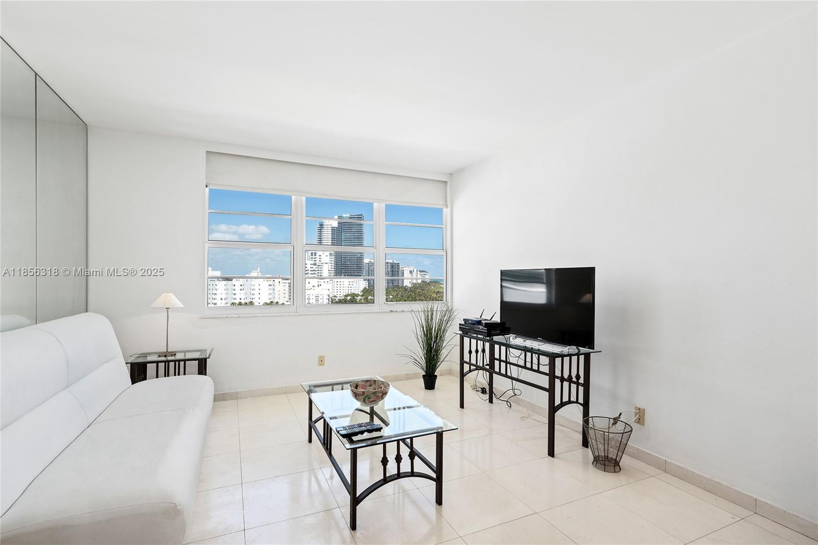 THE DECOPLAGE CONDO - Residential Lease