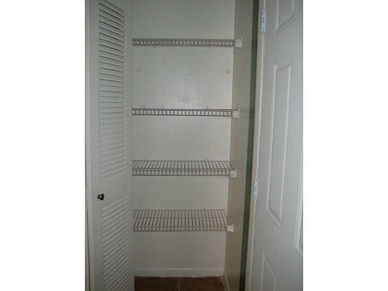 LA HACIENDA COUNTRY CLUB - Residential Lease
