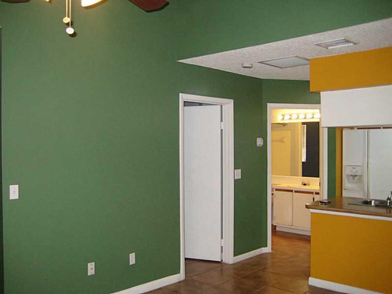 LA HACIENDA COUNTRY CLUB - Residential Lease