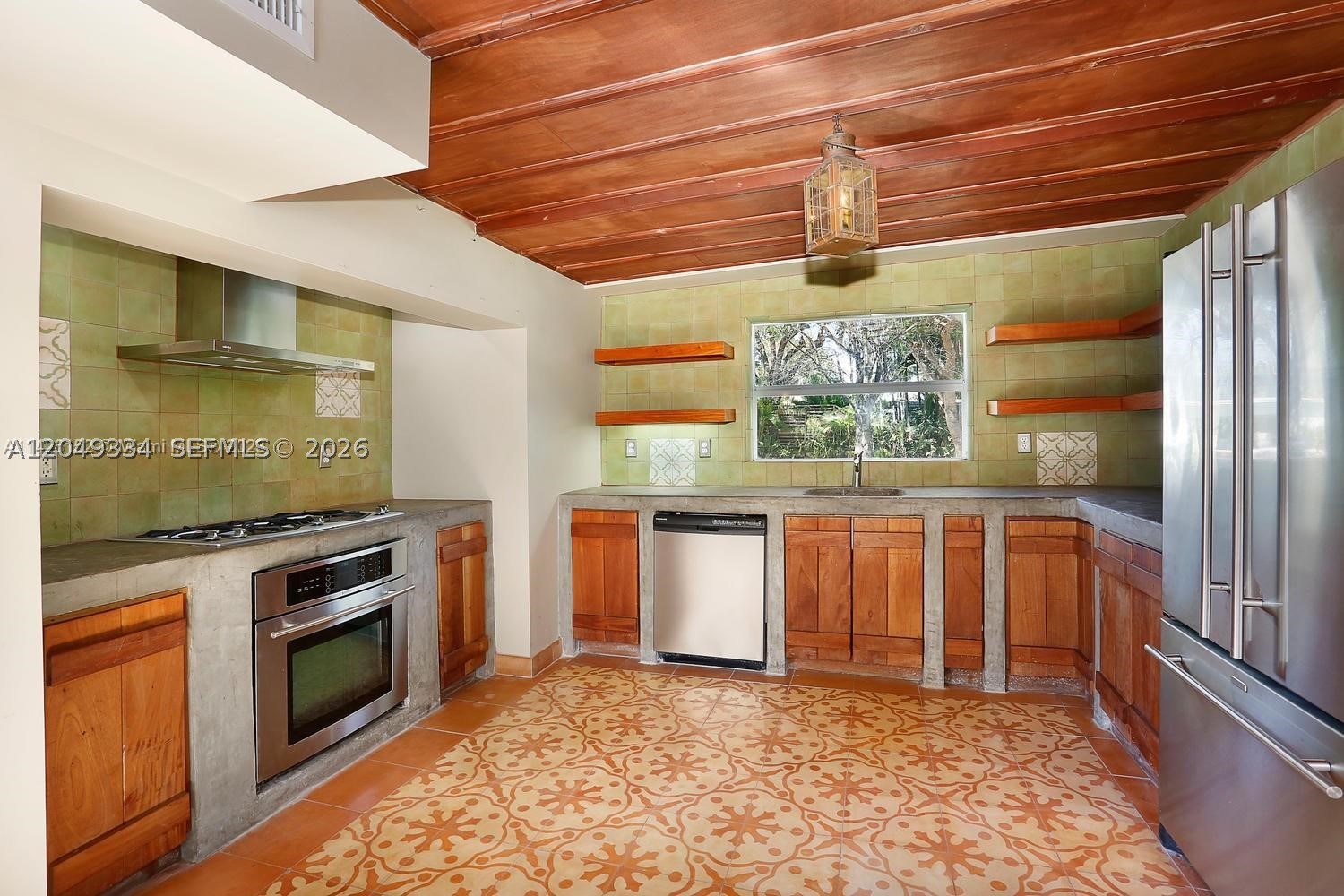 RIVIERA ESTATES 2ND ADDN - Residential Lease