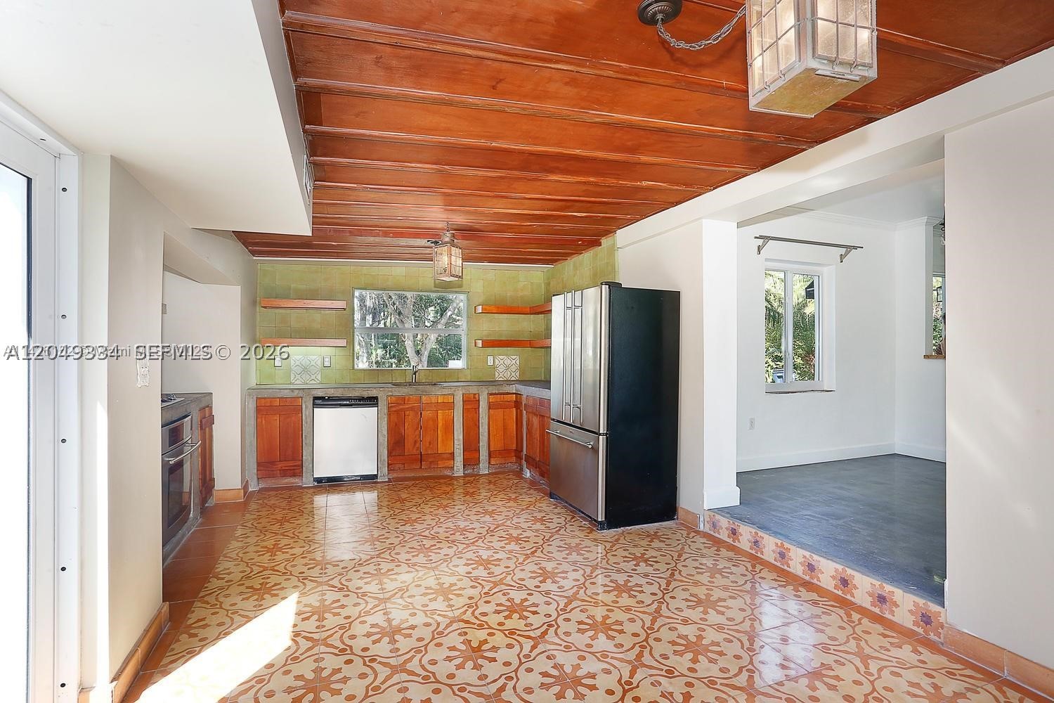 RIVIERA ESTATES 2ND ADDN - Residential Lease
