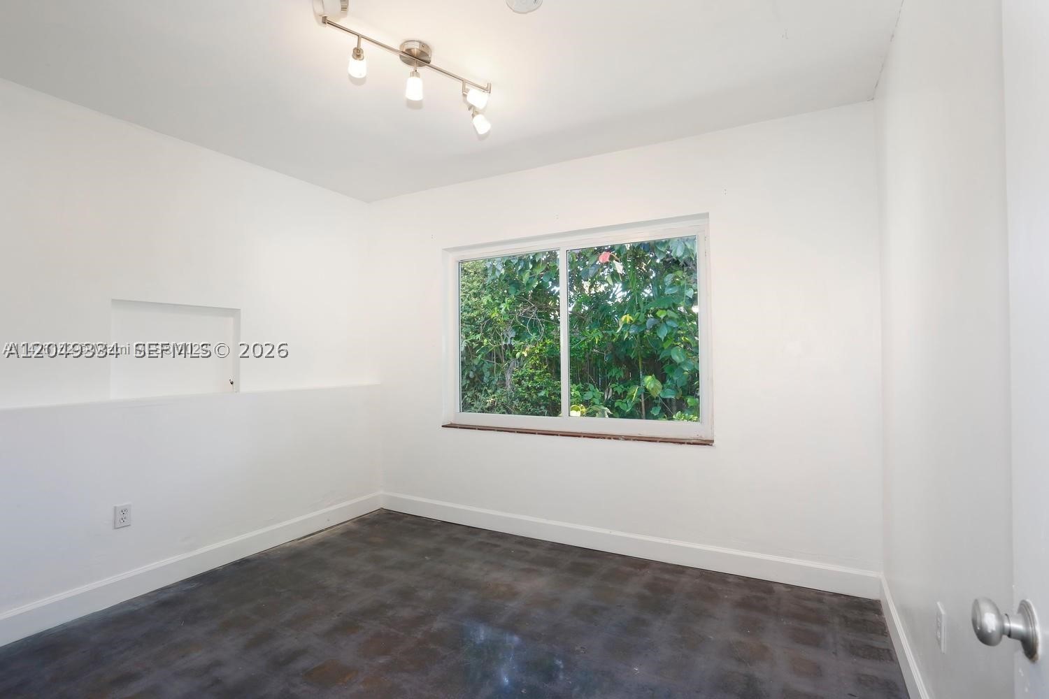 RIVIERA ESTATES 2ND ADDN - Residential Lease