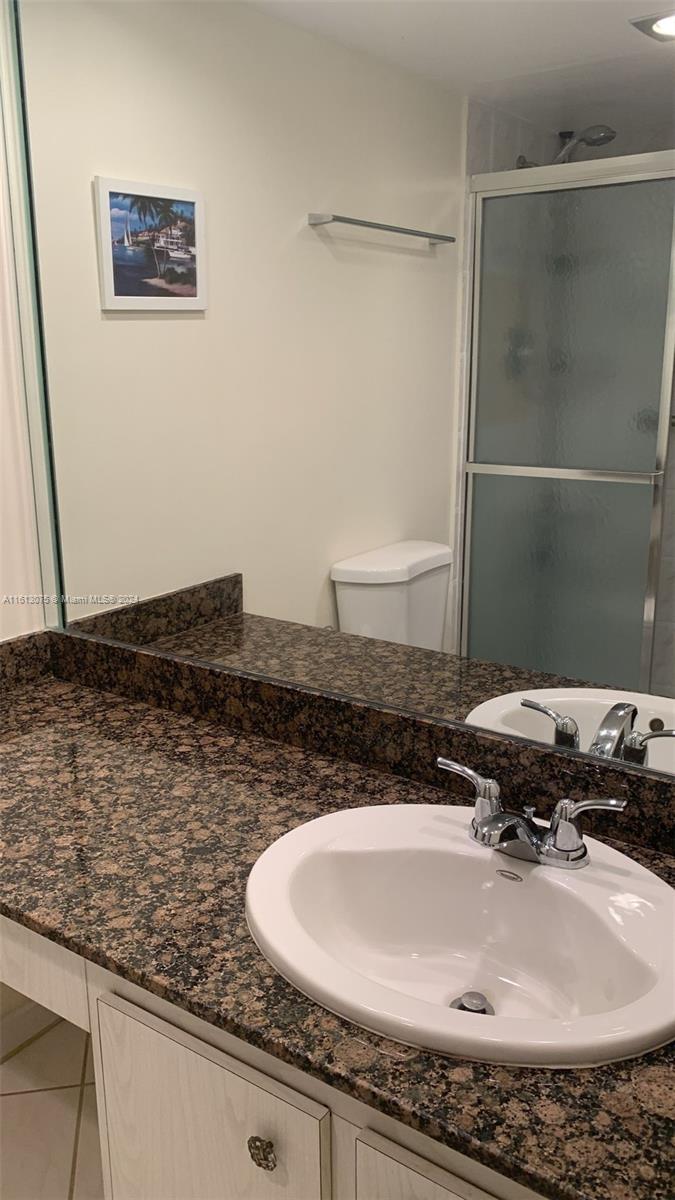 WINSTON TOWER 300 CONDO - Residential Lease