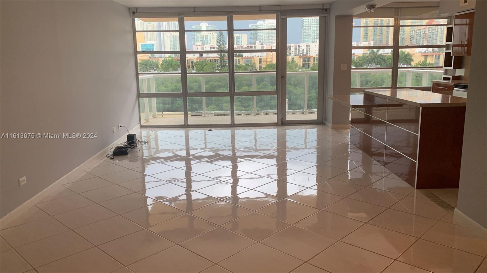 WINSTON TOWER 300 CONDO - Residential Lease
