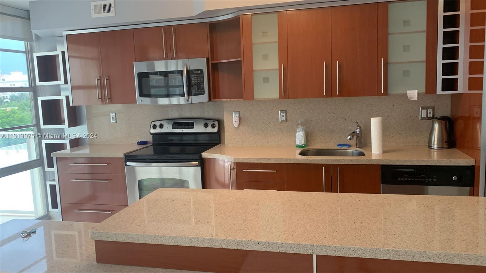 WINSTON TOWER 300 CONDO - Residential Lease