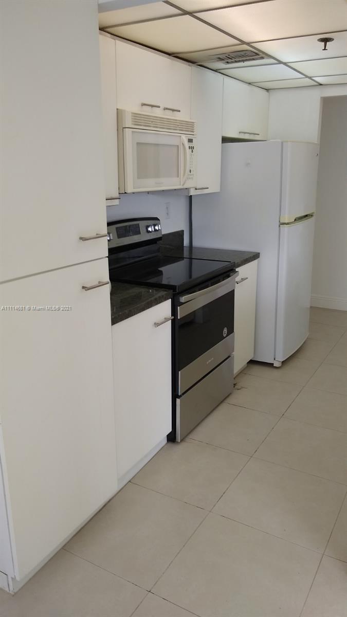 WINSTON TOWERS 600 CONDO - Residential Lease