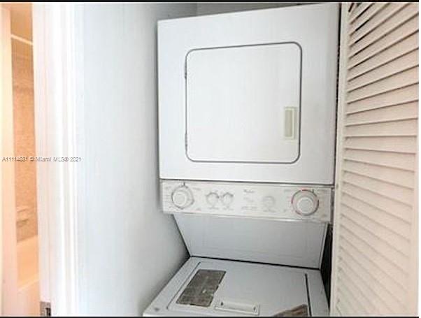 WINSTON TOWERS 600 CONDO - Residential Lease