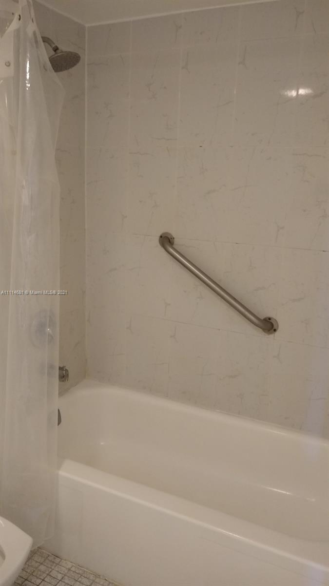 WINSTON TOWERS 600 CONDO - Residential Lease