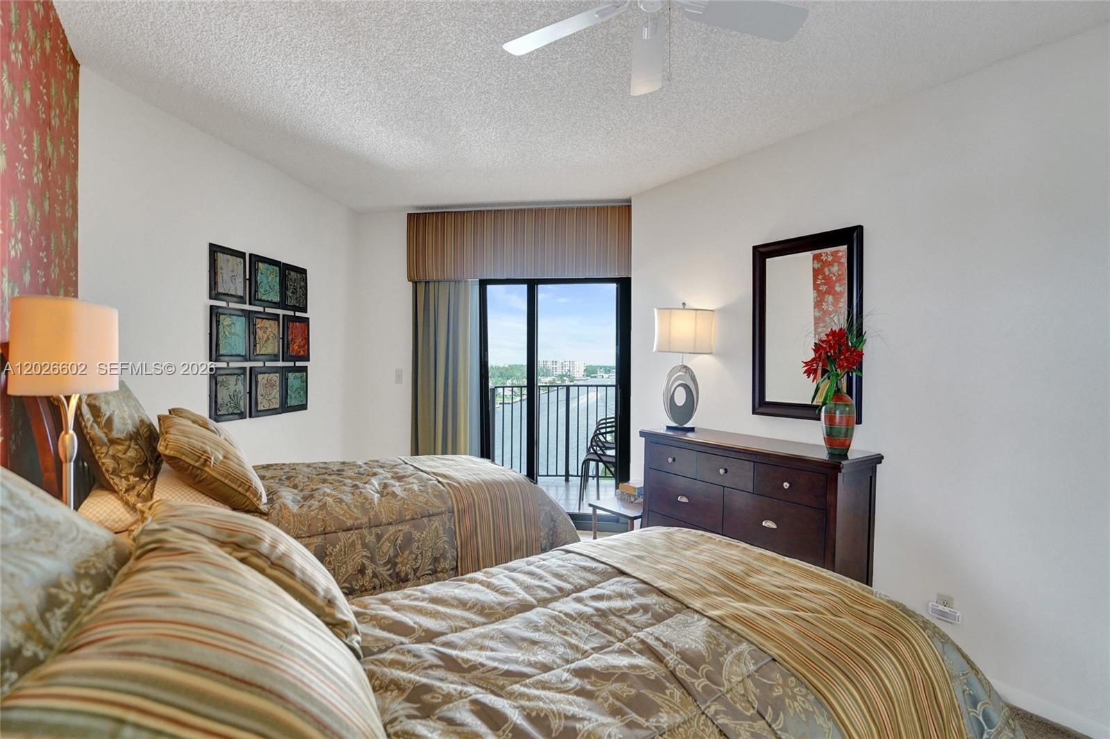 TRITON CONDO - Residential