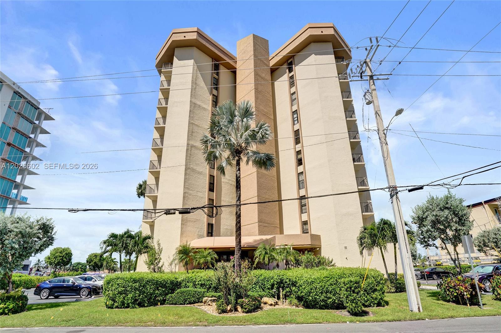 TRITON CONDO - Residential