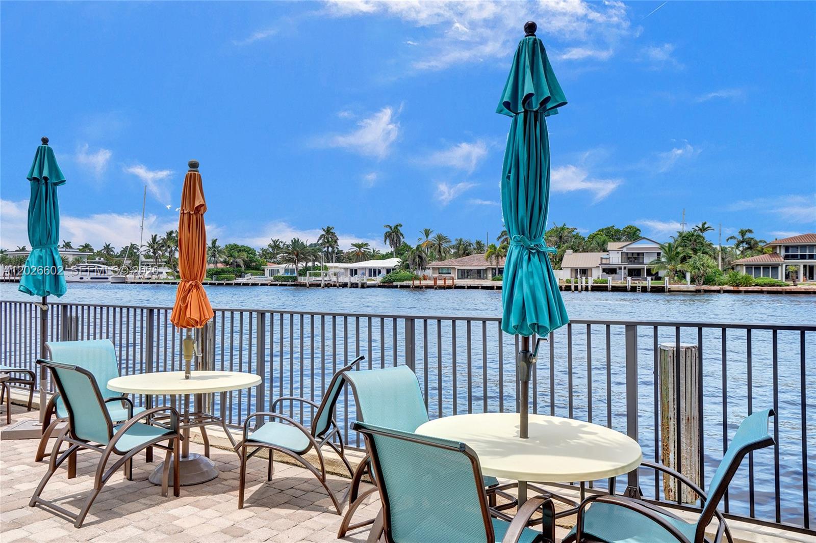 TRITON CONDO - Residential