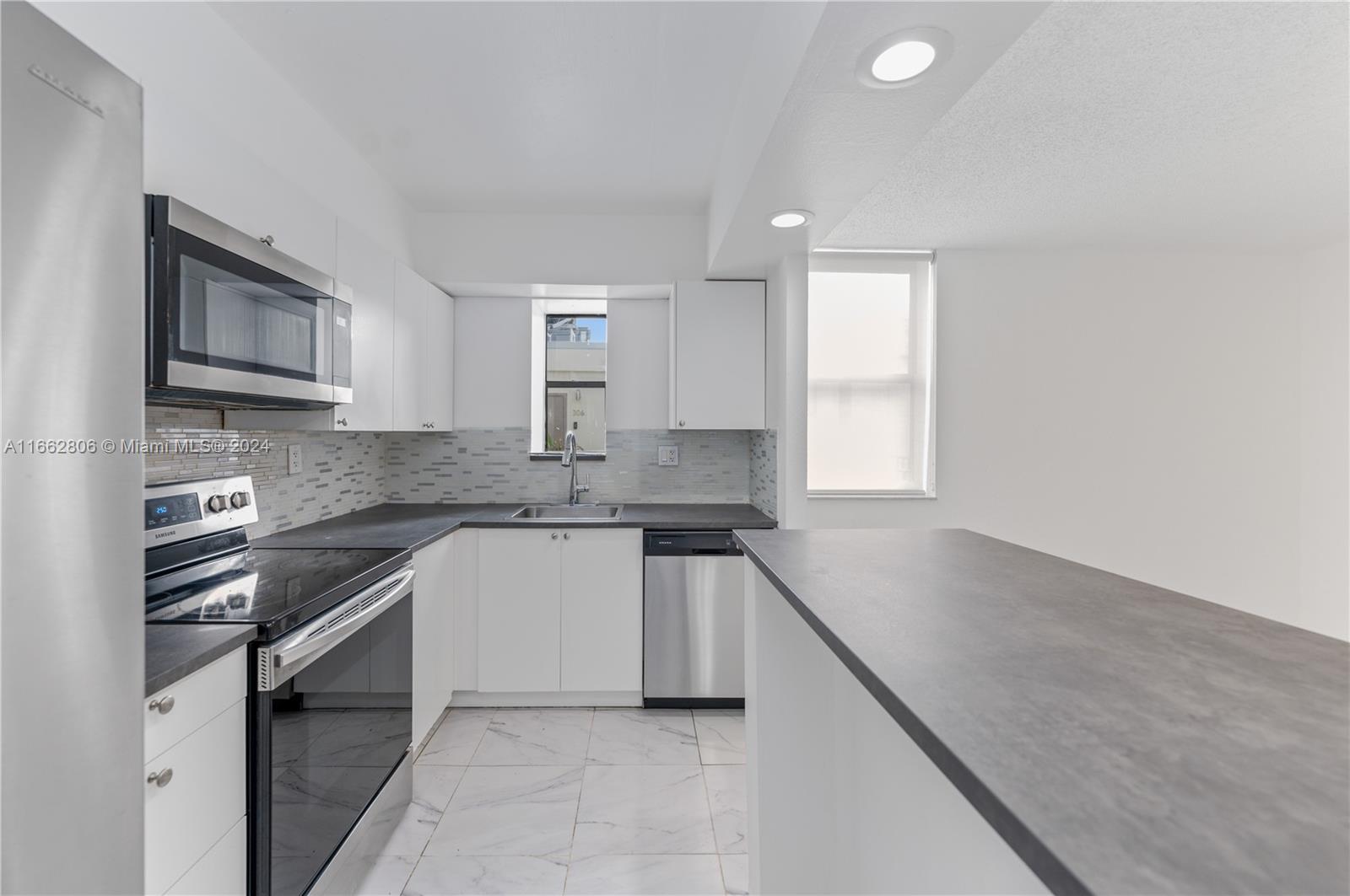 VILLA DORADA CONDO - Residential