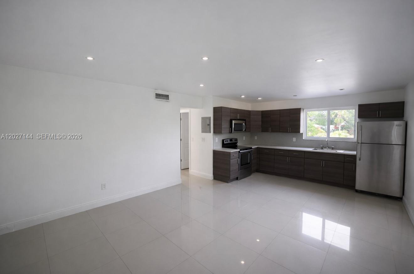 TORRIMAR SUB - Residential Lease