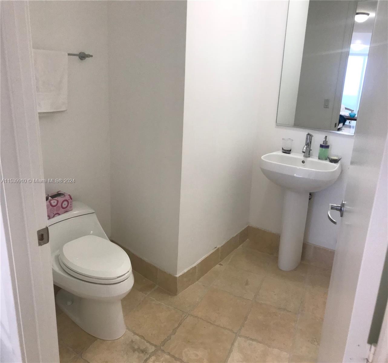 TRUMP ROYALE CONDO - Residential Lease