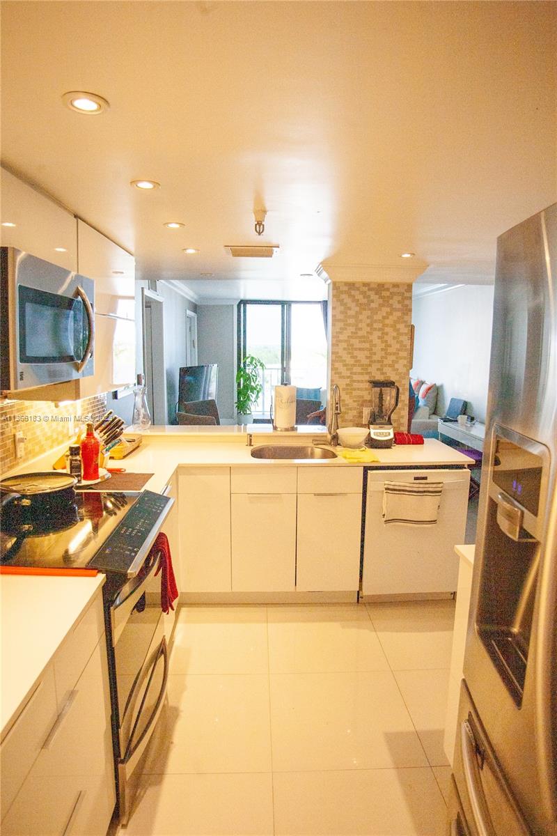 VENDOME PLACE CONDO - Residential Lease