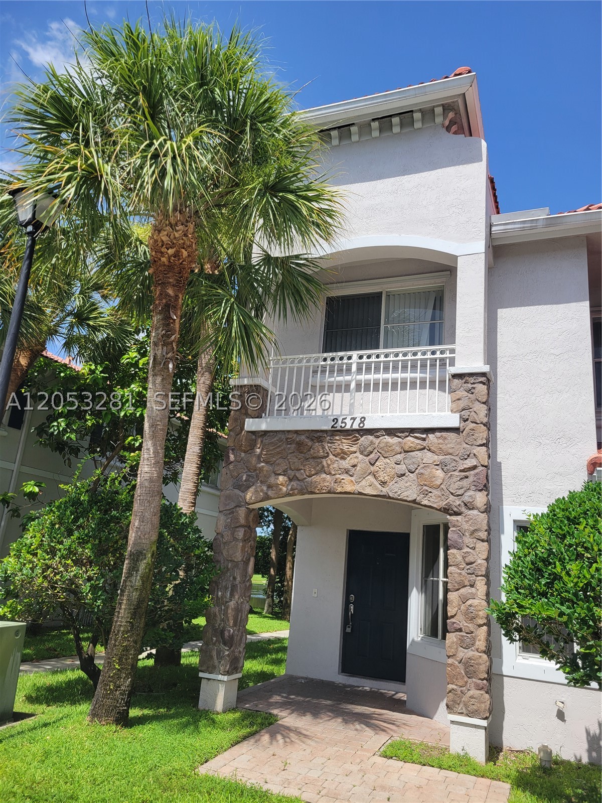 Freshly painted 3-bedroom, 2.5-bath corner unit with an amazing lake view, upgraded kitchen cabinets, granite countertops, and newer black appliances. Features ceramic tile downstairs and wood laminate floors upstairs. Located in a secure gated community with ample parking, a community pool, kids’ play area, and security patrol for added peace of mind.. ***$300 COMMON AREA SECURITY DEPOSIT TO BE PAID BY TENANT TO HOA PRIOR TO MOVE IN***