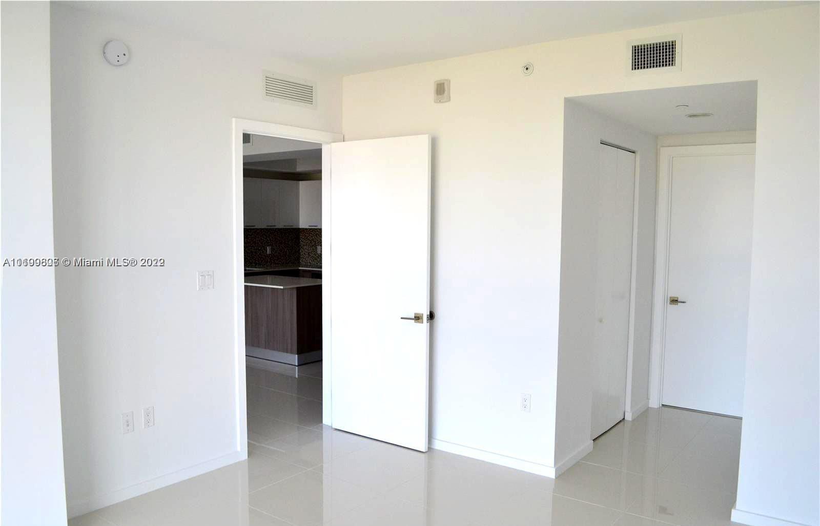5300 PASEO CONDO - Residential Lease