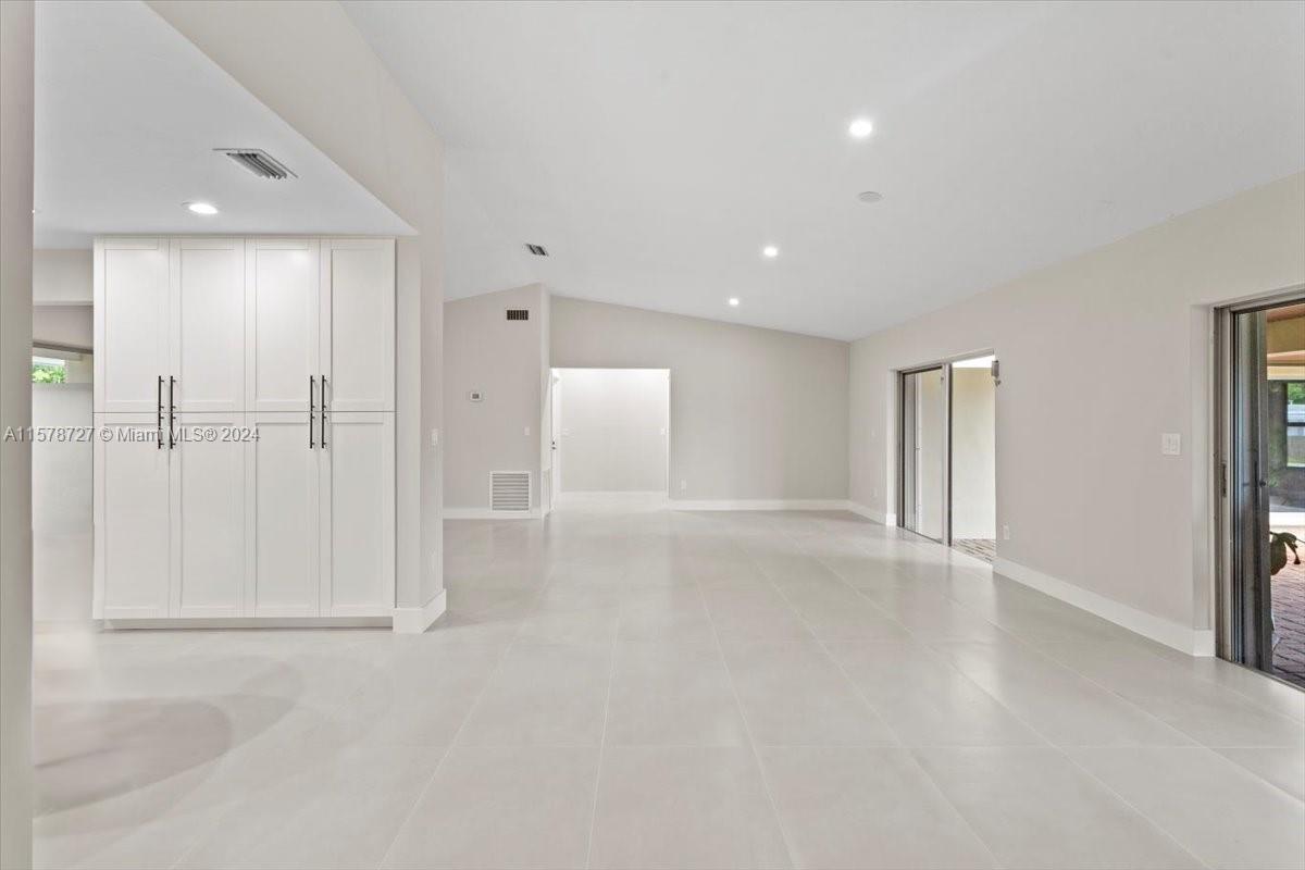 SECTION 21 BEL-AIRE - Residential