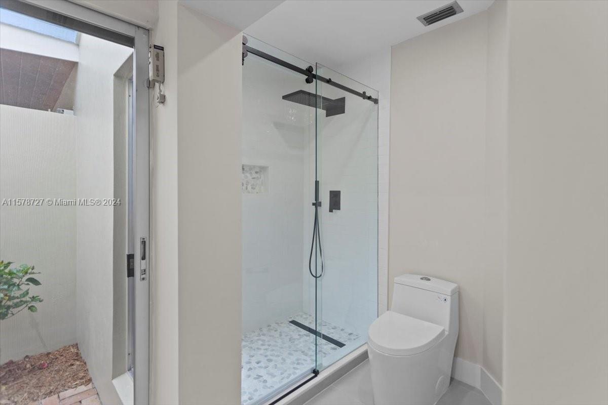 SECTION 21 BEL-AIRE - Residential
