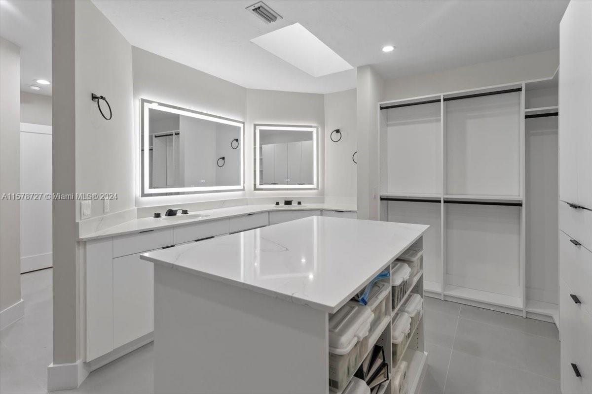 SECTION 21 BEL-AIRE - Residential