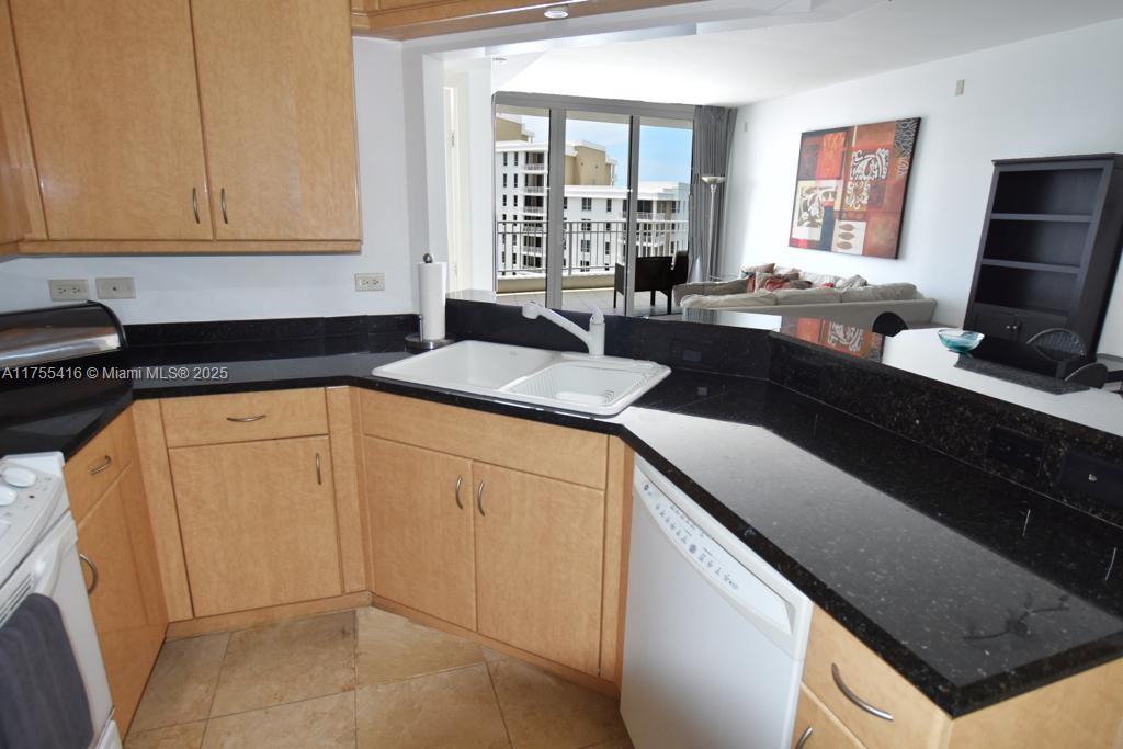 COURTS BRICKELL KEY CONDO - Residential Lease