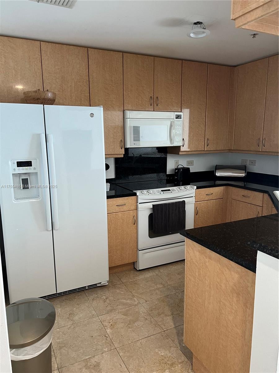 COURTS BRICKELL KEY CONDO - Residential Lease